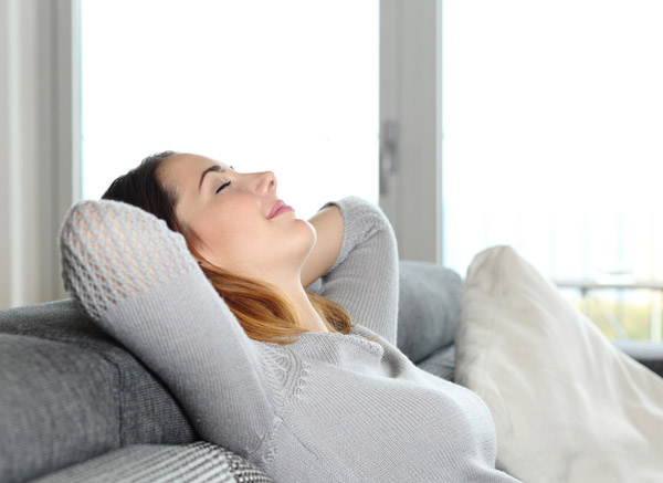 Thư giãn, nghỉ ngơi giúp tinh thần thoải mái góp phần làm giảm axit uric máu hiệu quả hơn
